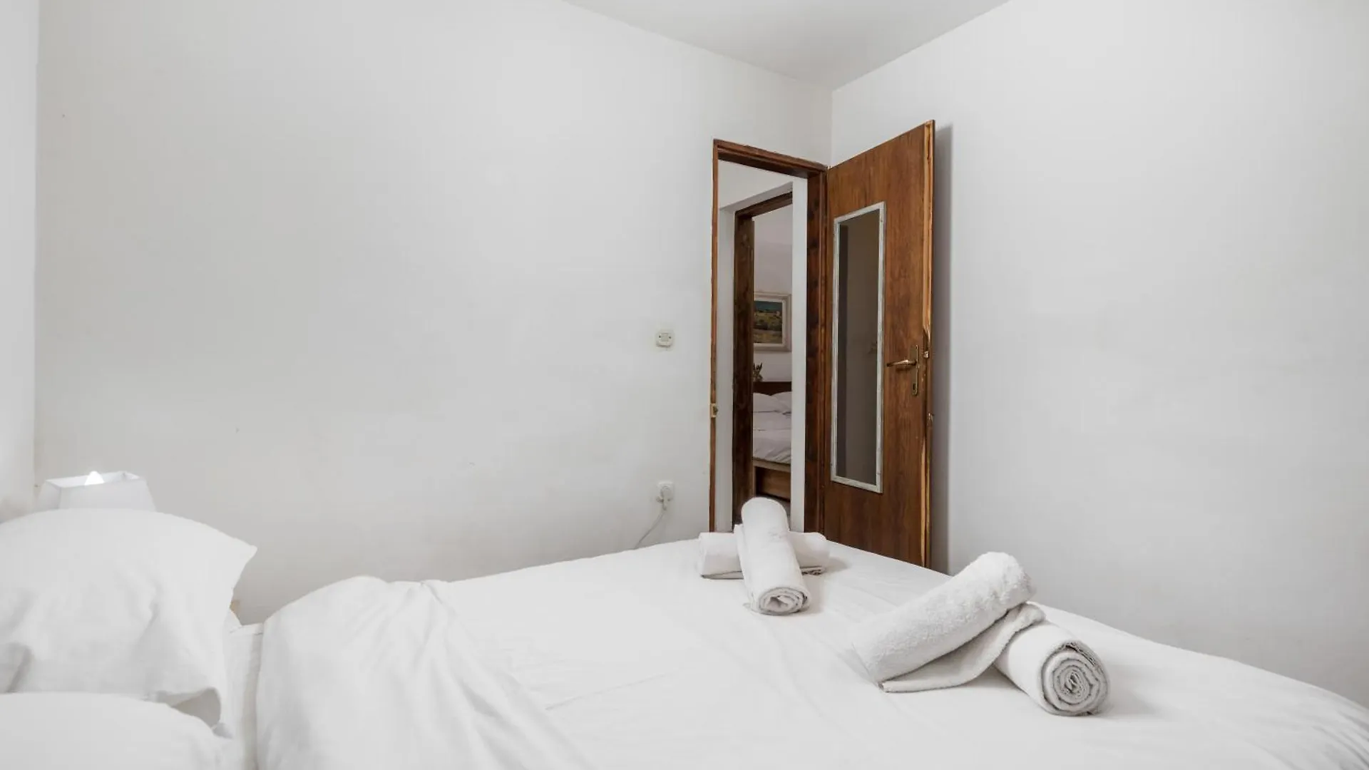 Holiday House Cave Romana Vikendica