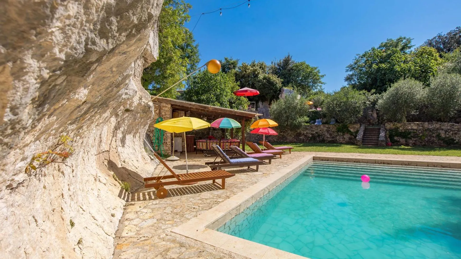 Holiday House Cave Romana 0*, Pula